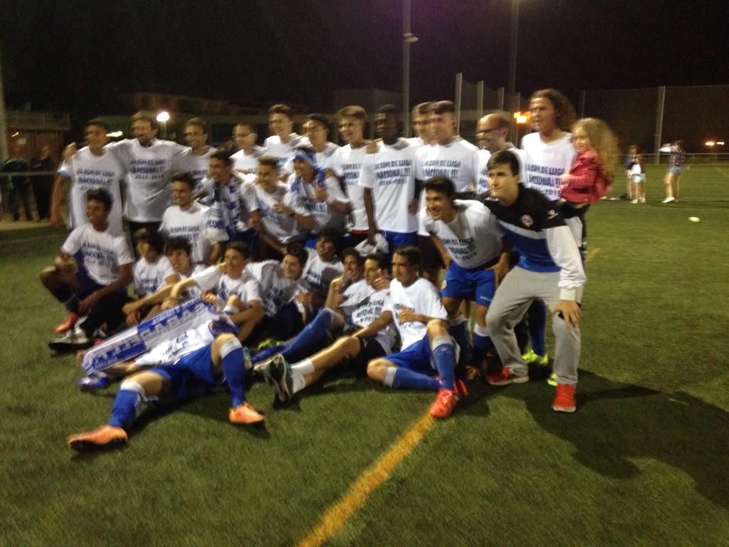 marcmonells's tweet photo. SBD CAMPIONS Pol @Emilio2martin @izaaaaann @14Sergy @raulgamo4 @jadir55555 @ADominguez_13 @JoseSolivelles @ForumCES http://t.co/guaCTiL9NY
