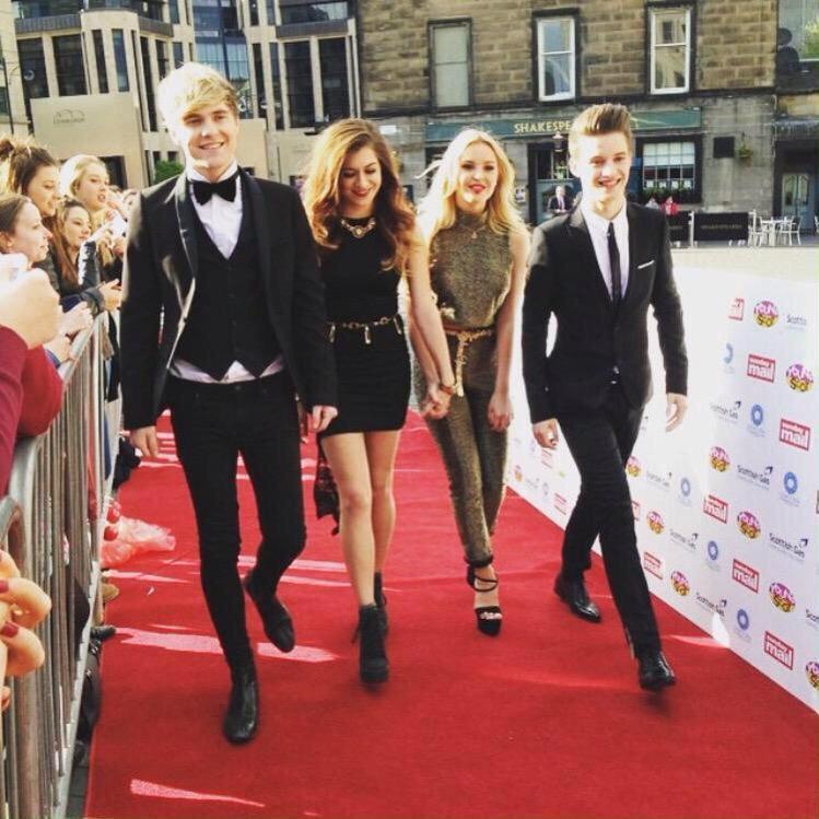 IndiraCim's tweet photo. Tagged by @karenndaniele 🙊

I Vote for @OTYOfficial for the @RedCarpetBiz Rising Star Award 2015 #RCBAwards http://t.co/8glw5sdwKU