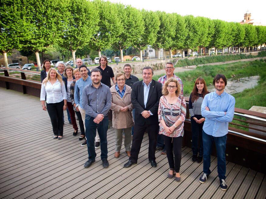 ciulabisbal's tweet photo. Aquest és l'equip de @ciu x La Bisbal d'Empordà. Gent #compromes amb una passió comú: #LaBisbal @gentdeconfiança http://t.co/upAW2Ywezp