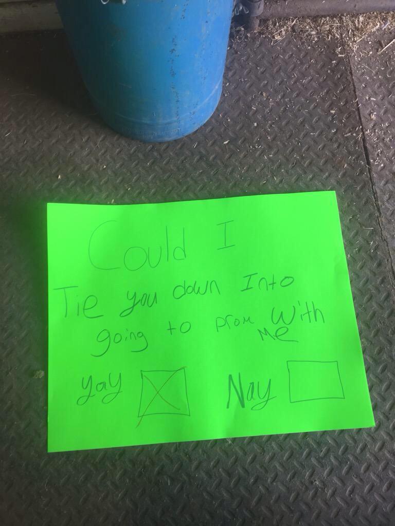 rodeolyfe's tweet image. Rodeo prom proposals are always in for the win