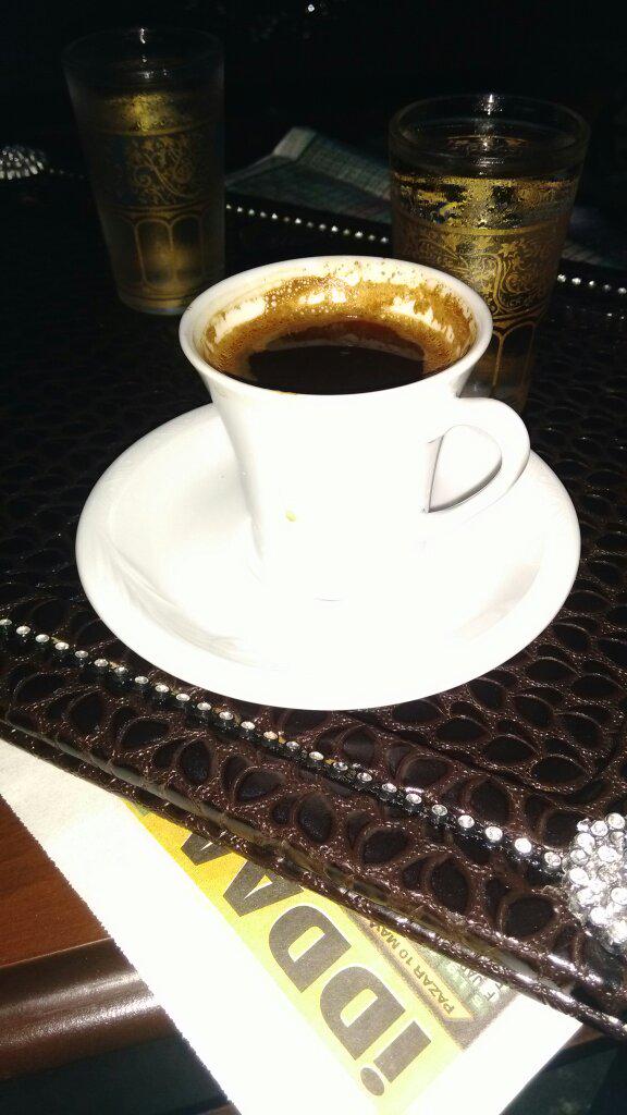 sevindiler's tweet photo. Gece gece sjsj http://t.co/hblObm9HkO