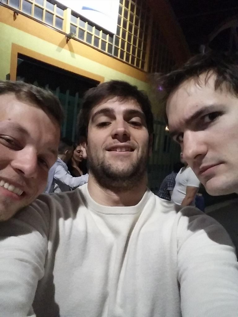 MattiaMurnigott's tweet photo. @gabryponte la #Milano che conta è #presente anche stasera! #semprepresenti #nonsimollauncazzo #danzanolestreghe http://t.co/vT384xq568