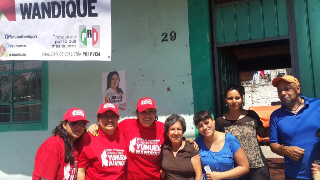 YunuemW's tweet photo. Continuamos recorriendo el #Distrito31, es un gusto que me acompañen amigas de batallas . #CaminemosJuntos http://t.co/JPa1aIlTT2
