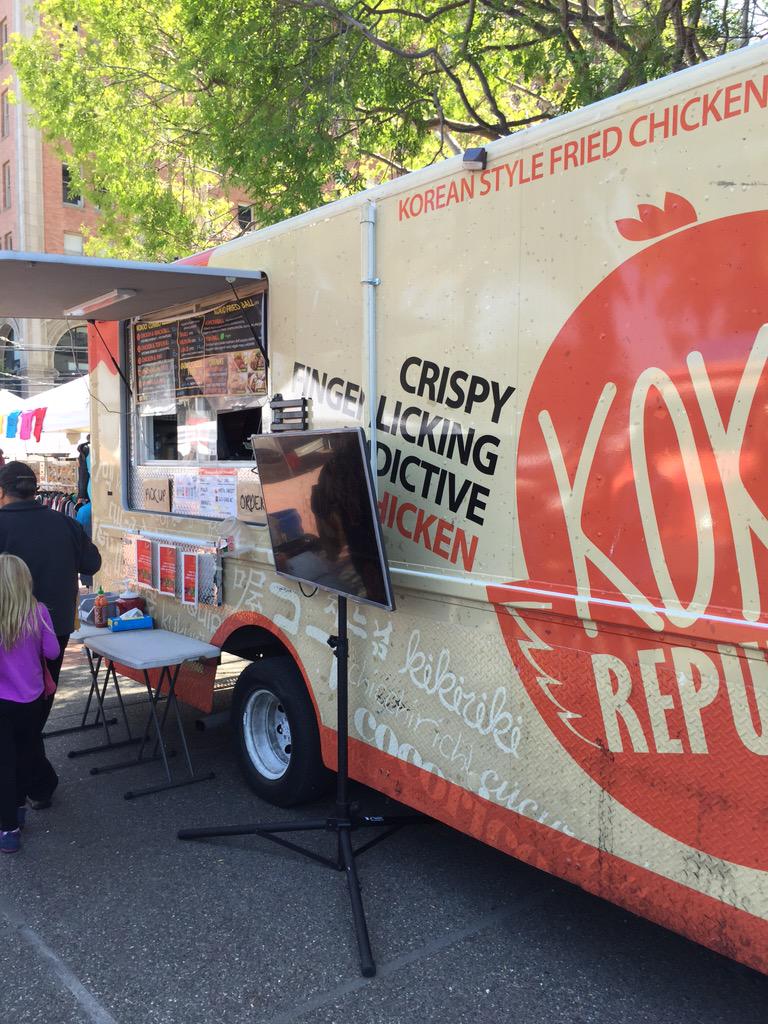 festivefest's tweet photo. @KokioRepublic crispy finger licking chicken is back at full force. http://t.co/JeBoCdI3r5