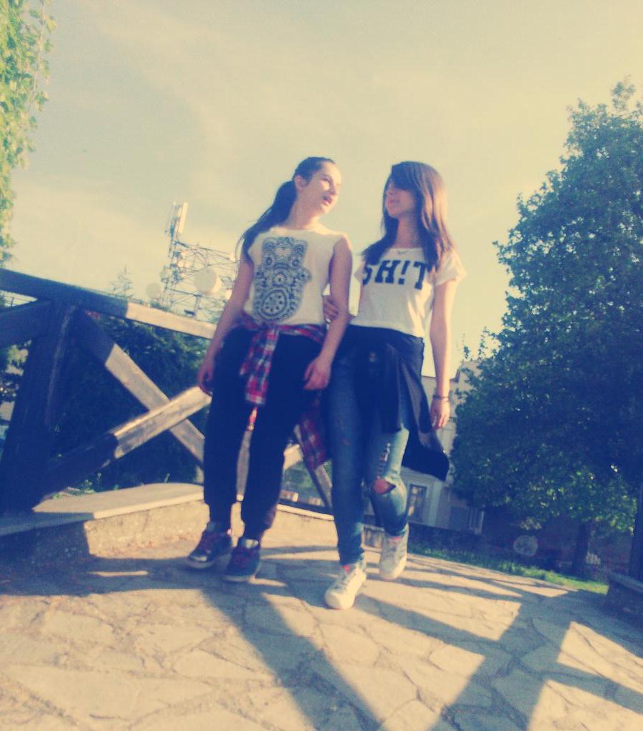 mirrator tweet picture