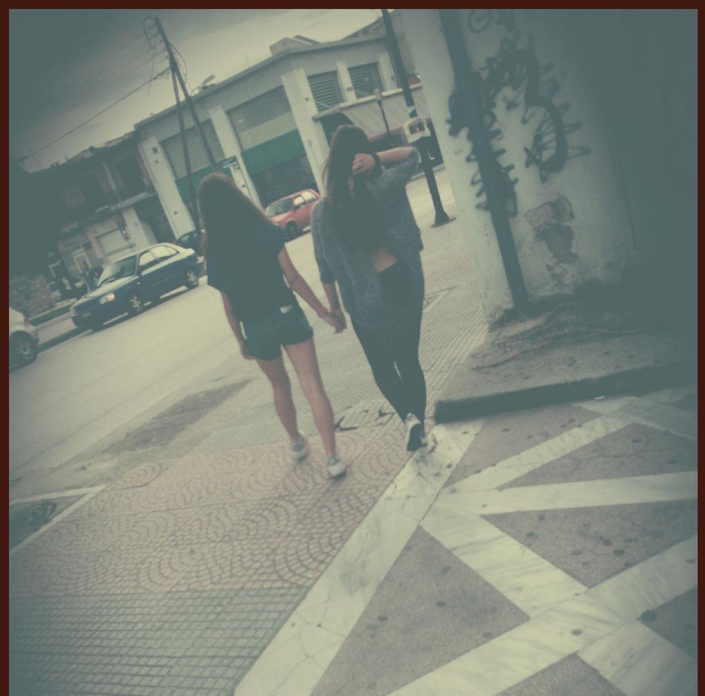 mirrator tweet picture