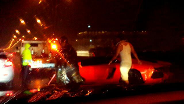 23:38 Kecelakaan Lamborghini B 1 NCZ di KM 20 Tol Ancol Barat (arah ke Pluit) &amp; msh penanganan Polri. <a href="/hadi76/">Hadi</a>