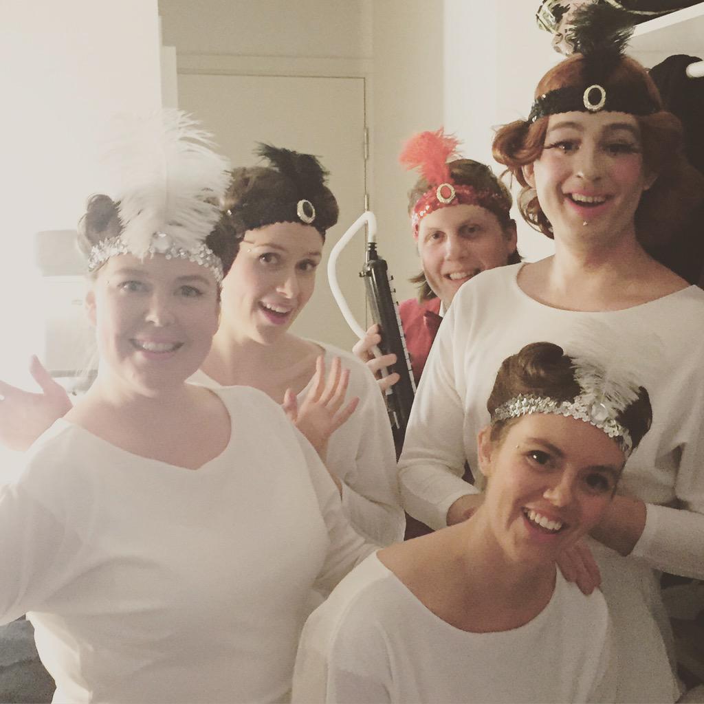 Teater Nu tweet media