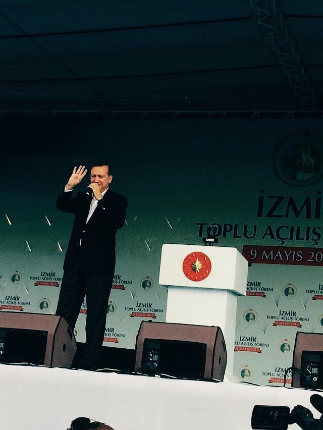 akgenclikizmir's tweet photo. #Erdoganİzmirde Reis'imize kavuştuk 
Sn. CUMHURBAŞKANI RECEP TAYYİP ERDOĞAN http://t.co/YZbQ9t5oQF