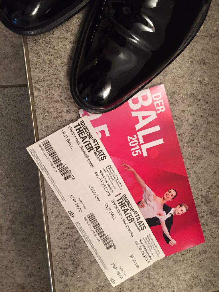 Baeren_Apo_KA's tweet photo. Auf geht's #Karlsruhe #DerBall @StaatstheaterKa mit @MOTSI_MABUSE und vielen mehr http://t.co/rE6FGzzDuP