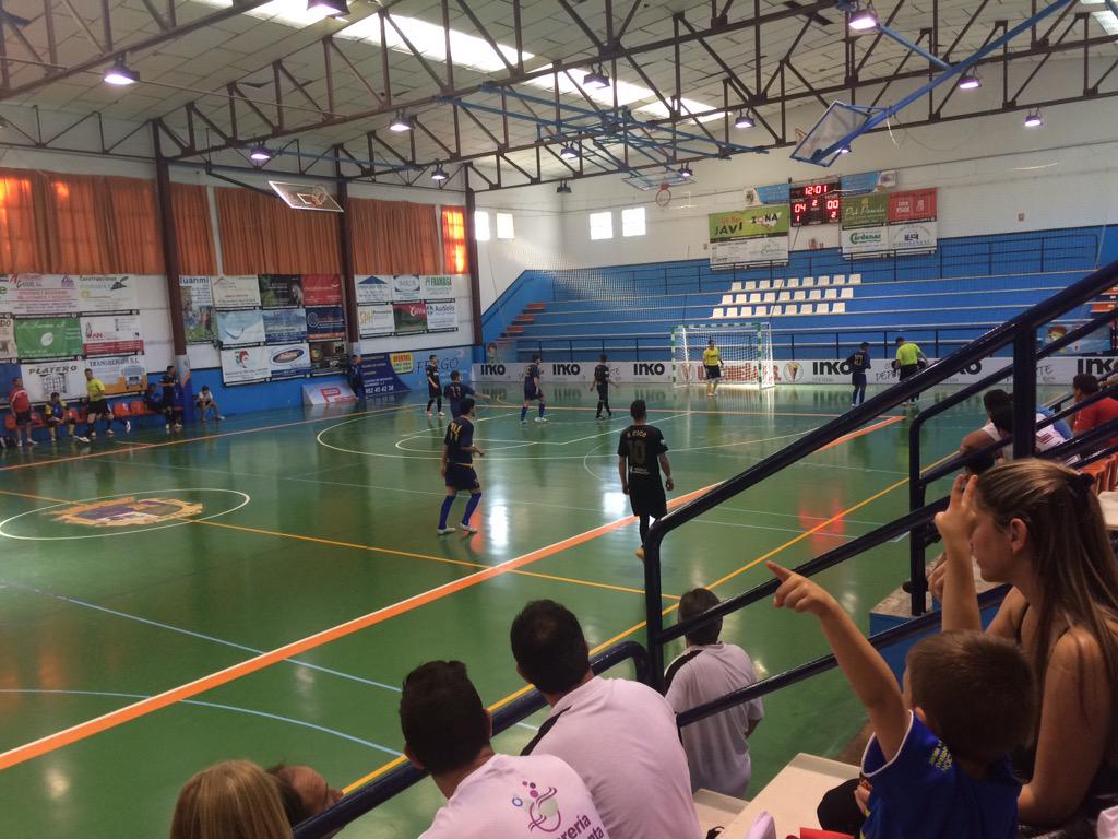 CrIsToBaLcOiN's tweet photo. Ultimo partido de la temporada  de la @udcoinfs . Un año mas en lo más alto del Futsal Nacional. Enhorabuena!!! http://t.co/wozhsel4d0