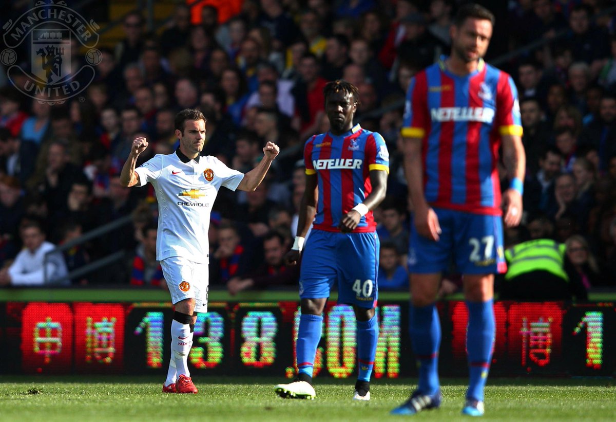 ManUtd's tweet photo. HT: Crystal Palace 0 United 1. Mata's penalty is the difference so far, though Shaw has gone off injured. #mufclive http://t.co/SsVw4YGkk8