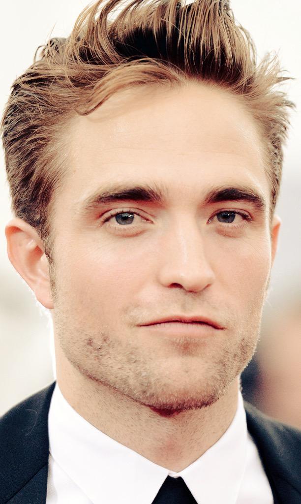 socalmom2four's tweet photo. #MetGalaRob #VFOscarAfterPartyRob #BerlinaleRob #2015Rob http://t.co/39JDqSlTOW