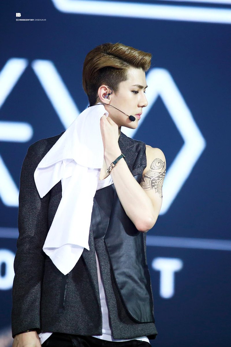 iridescent_boy's tweet photo. 세훈이 정말 너무ㄴㅏ 잘생굣다.. 미모 감상하느라 진도가 안나가영ㅠ
http://t.co/p7rJ9EkYxM
http://t.co/iQUoHB0q9I http://t.co/Y3FB0h2gC3