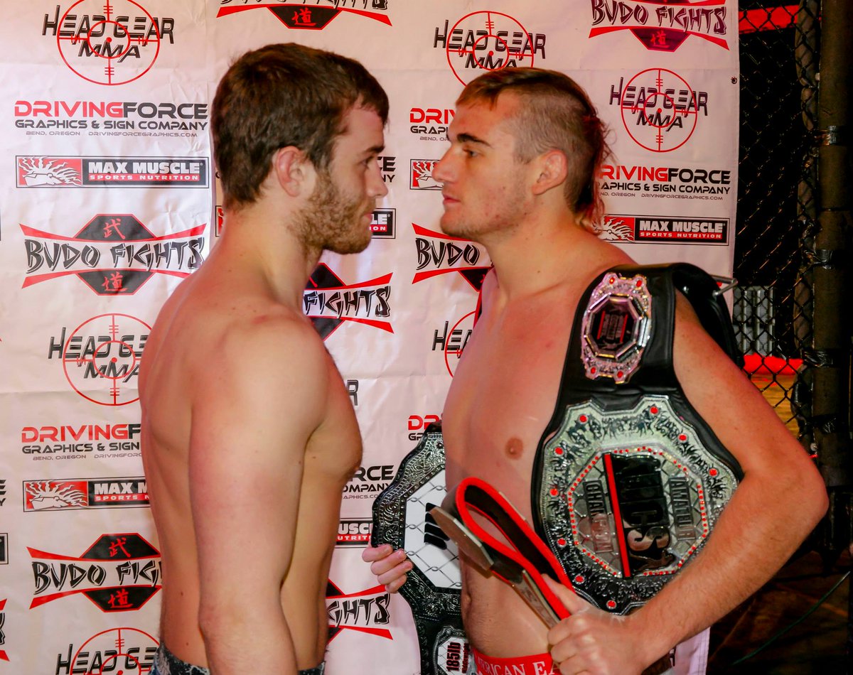 MMA_Hardcore's tweet photo. its fight night http://t.co/5HATuFdCVX