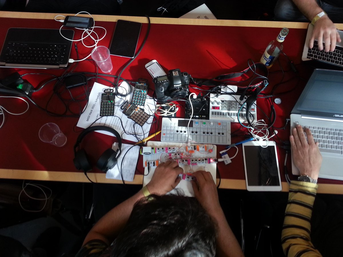MarcelMedina's tweet photo. "@littleBits: A gorgeous mess, from @AbletonDev's @MIDIHACK hackathon #midihack http://t.co/XErwkrkwWT" cc: @mariogferrer