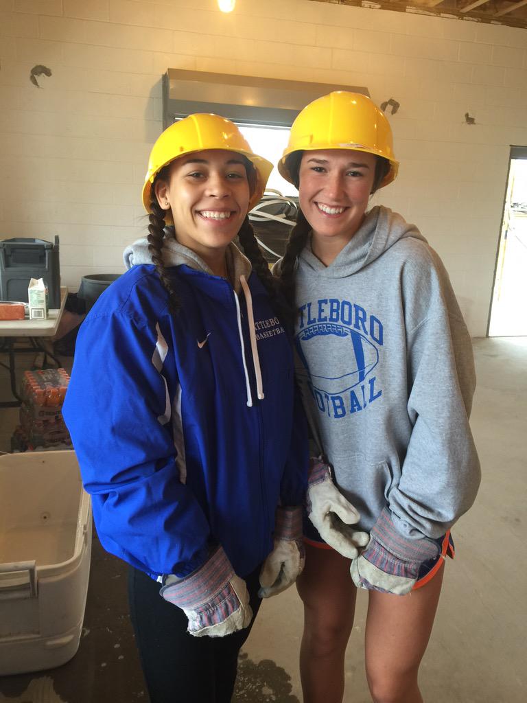 AHSGirlsHoop's tweet photo. Girls basketball volunteering at the AHS concession stand. http://t.co/36b8rxTT0K