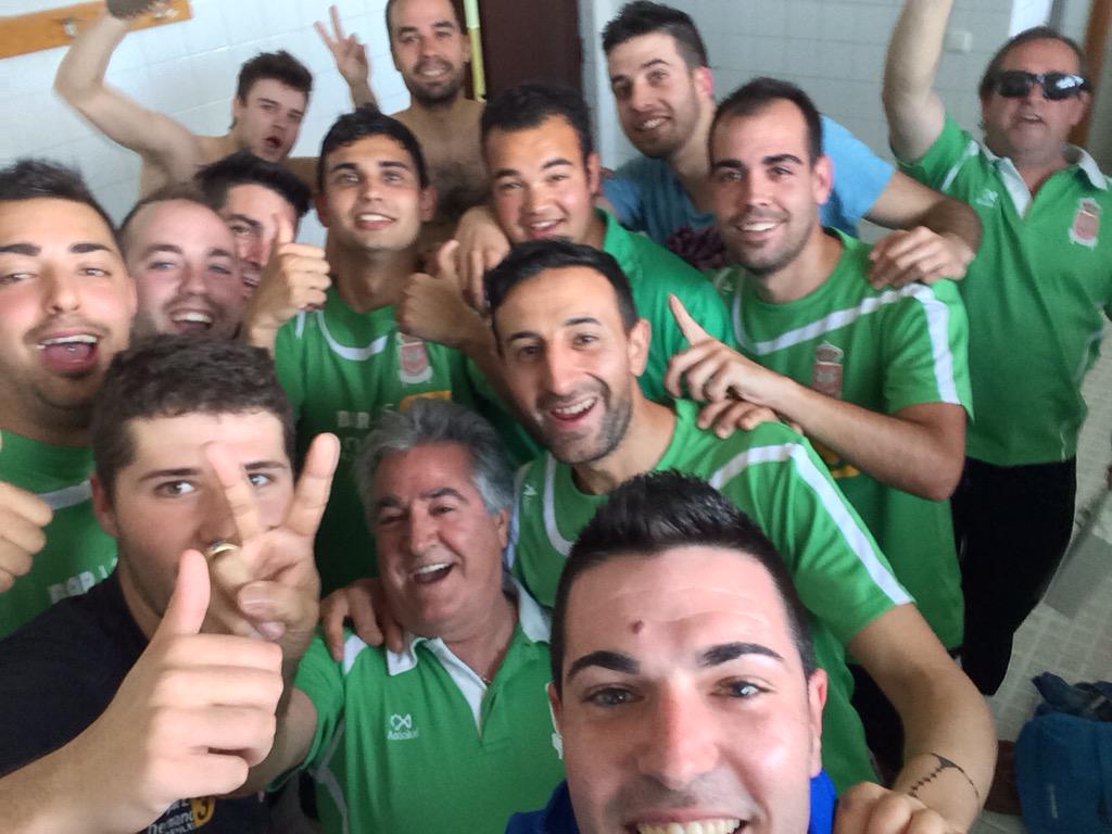 arapilesfs's tweet photo. Gran victoria equipo!!! Un pasito mas cerca... http://t.co/ceZ7jG9Grb