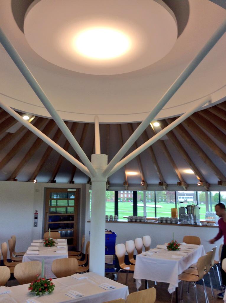 RossallHead's tweet image. Thank you to Simon &amp;amp; Team Barlass for their superb hospitality. Oxford Dinner @radleycollege #greatfood #finecompany