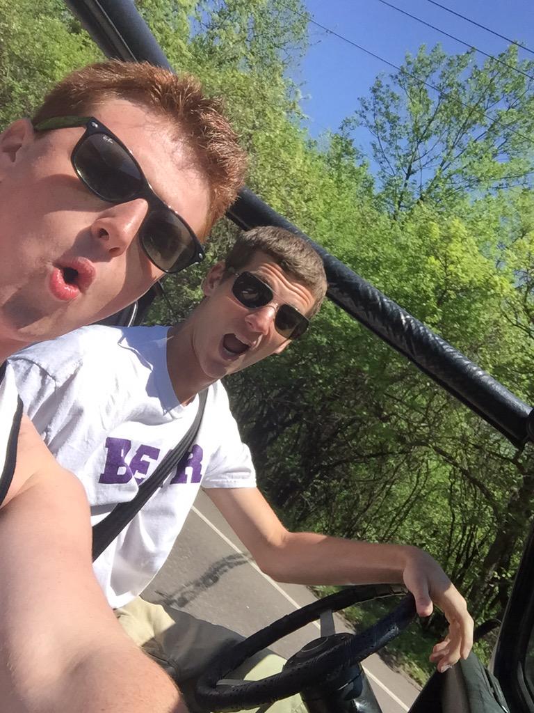 mitchmillard's tweet photo. Summertime #Whippin @ConnorSchwefel http://t.co/dZSuqxc4nQ