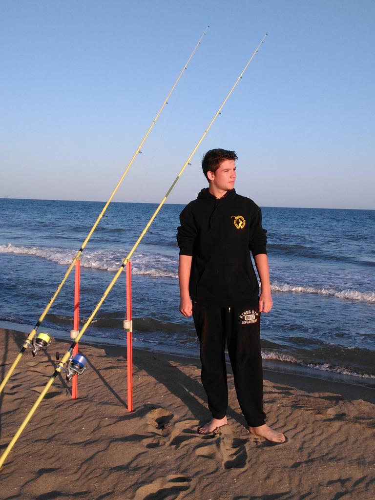 Surfcasting_Bcn's tweet photo. #1opensurfcastingCyS esa pose!! http://t.co/5iF7Lb0LpZ