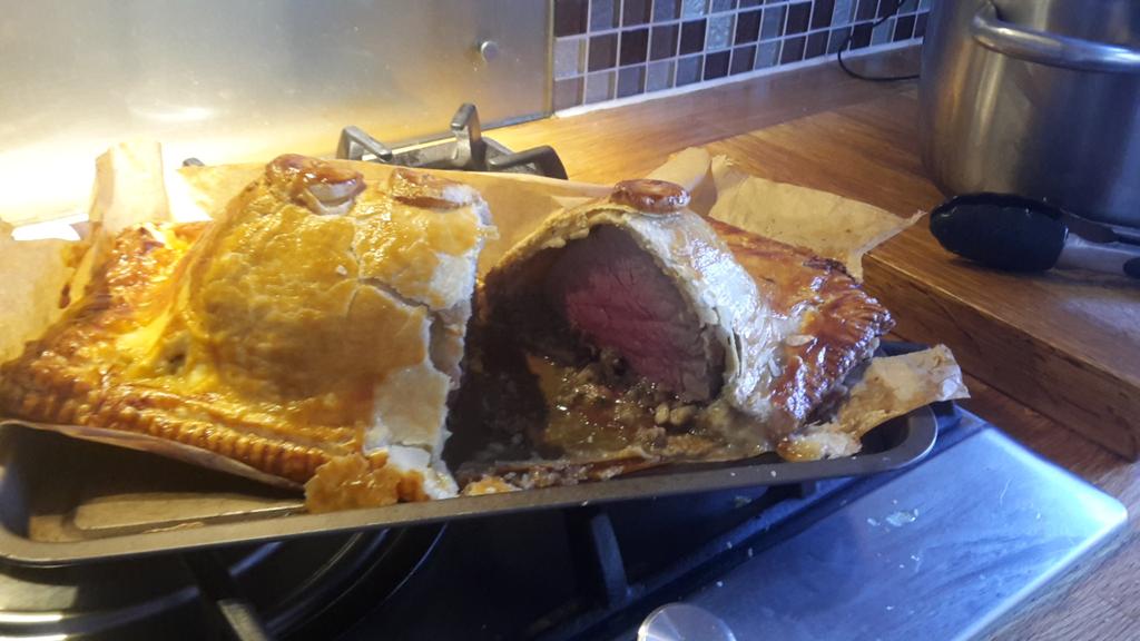 The__Ramblers's tweet photo. @tastysausage  beef wellington near perfection. http://t.co/lBt5L40Yo6