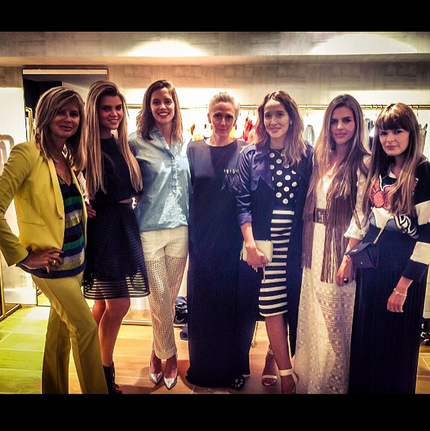 Live from #pinkoknokke opening party: <a href="/BelmodoTiany/">Tiany Kiriloff</a>, @BelmodoBie, <a href="/J_De_Jonckheere/">JustineDeJonckheere</a>, <a href="/IngeMoerenhout/">Inge Moerenhout</a>, <a href="/yentlkeuppens/">Yentl Keuppens</a>