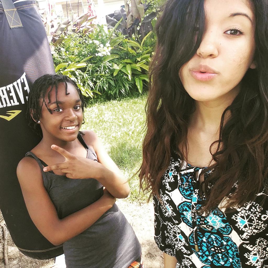 MelisssaBae's tweet photo. Me and my little sister😊😍 http://t.co/rWpMby79XL