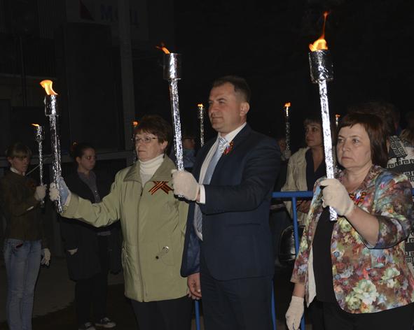 <a href="/gkotl/">Кирилл Гузов</a> <a href="/GruzdevVladimir/">Владимир Груздев</a> Главы Дубны Г. Кызина, К. Гузов, Г. Давыдова с огнём в руках и сердцах