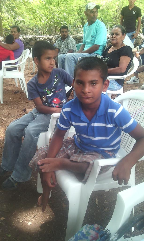 AshloreRG's tweet photo. Directiva Teleton Magulile Celebra el dia de las madres con hijos discapacitados en Mangulile.@Teleton_Hn http://t.co/U6mQje9jir