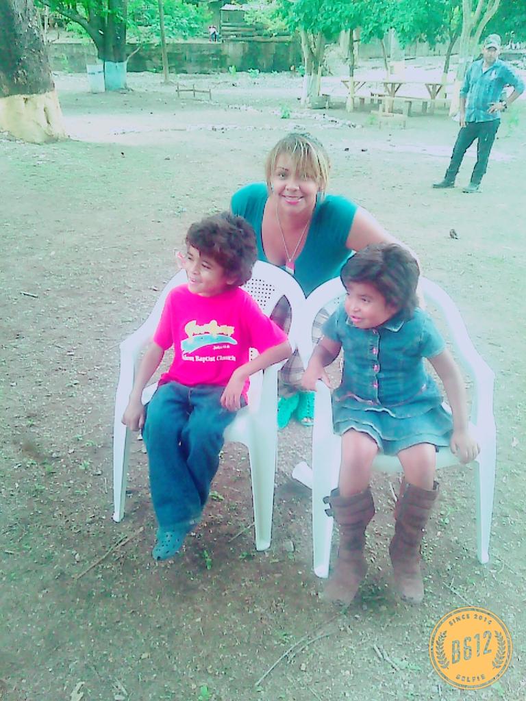 AshloreRG's tweet photo. Directiva Teleton Magulile Celebra el dia de las madres con hijos discapacitados en Mangulile.@Teleton_Hn http://t.co/U6mQje9jir