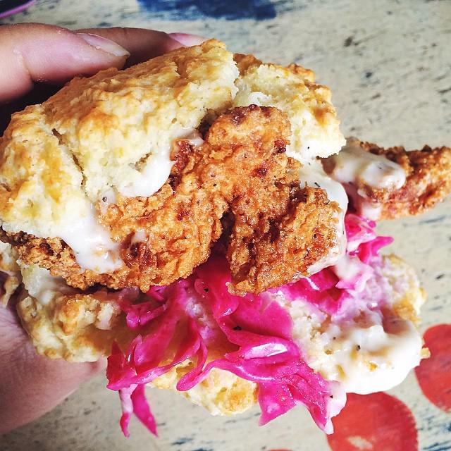 indulgenteats's tweet image. Run 8 miles ➡️ eat chicken biscuits 🍗🏃🏻🙌🏼 @cheekysandwiches #eeeeeats #athleeeeeats ift.tt/1EXUeDl