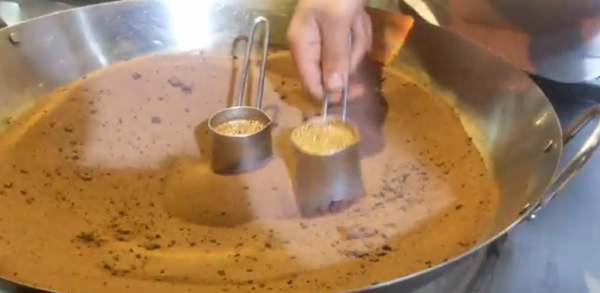 Kızgın kumda kahve nasıl pişirilir? bit.ly/1bFWnZv