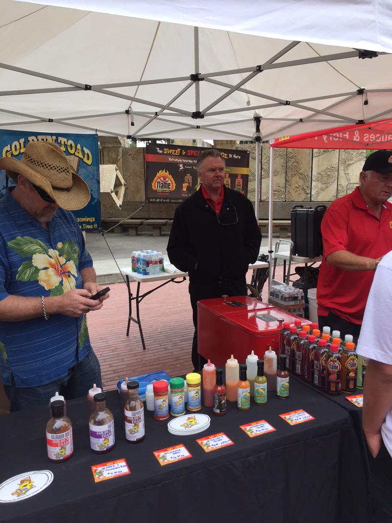 festivefest's tweet photo. @GoldenToadInc has the sauces and @flamebeverage has the drinks! http://t.co/ZIT3fMOJf8