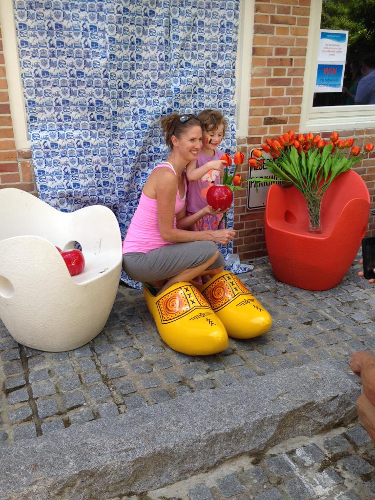 _JulietaReyes's tweet photo. #OpenNL #EUOpenhouse 3500 visitors and counting! Beautiful day! http://t.co/5SuaDoIJrq