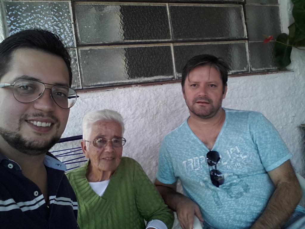 WagnerSeelig's tweet photo. Tivemos a honra de bater um papo com a dona Geny, uma grande liderança histórica do OP de POA, desde o seu surgimento http://t.co/owVQJ1j3EB