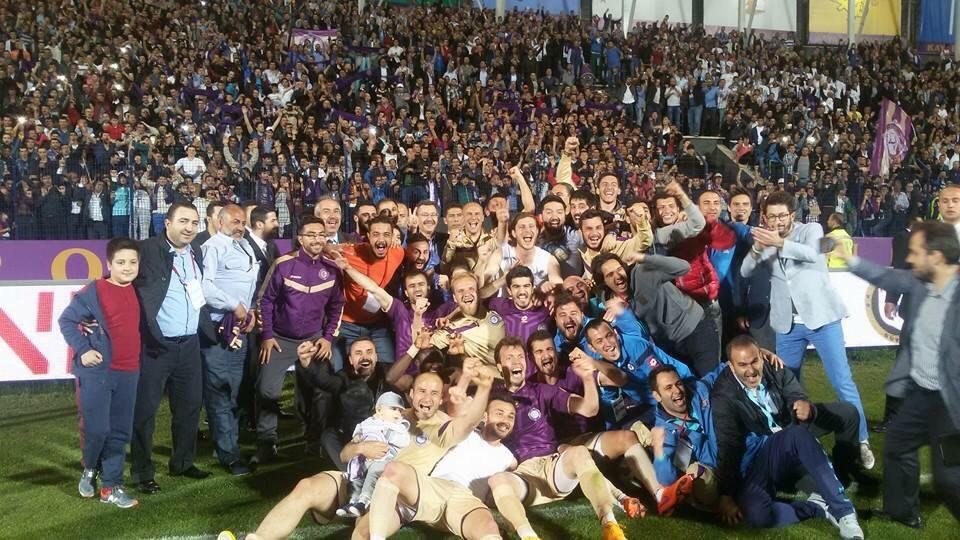 TrioFiveTwo's tweet photo. BİZ BIR AİLEYİZ #OSMANLISPOR @06melihgokcek @AhmetGokcek @Yurtguven http://t.co/PH1kiByfxv