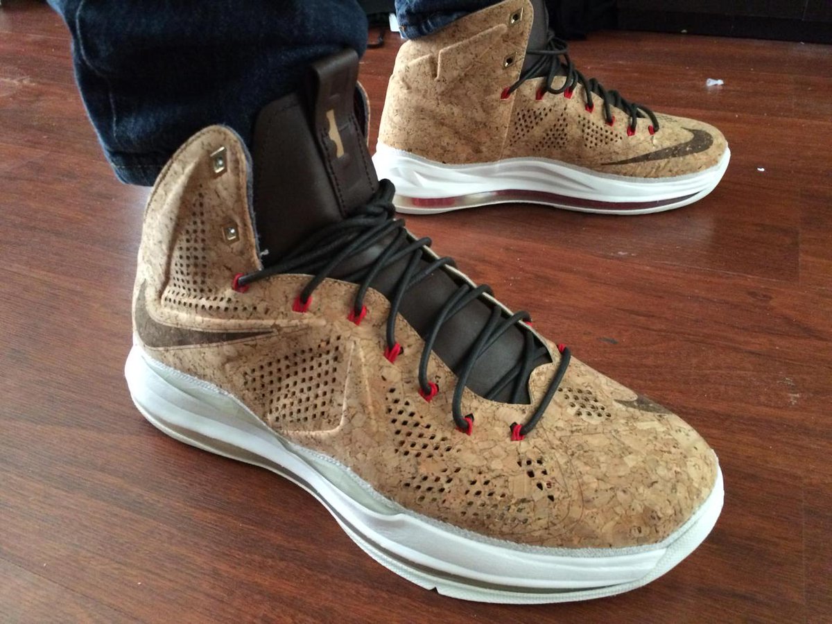 23Bred's tweet photo. Today's kicks http://t.co/SKwZoSXXjW