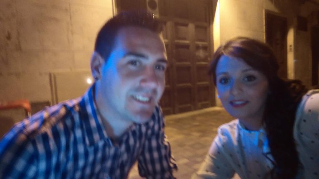 Mary__ml's tweet photo. De ligoteo con mi gordo @CalerCuadros  guapooo😍😍😍🍺🙌 http://t.co/cVIiB7fCyF