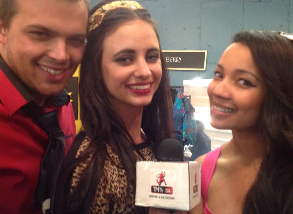 Michillay_Only1's tweet photo. @VeroniqueRabe just before our interviews! #TMTVSAPresenters #Passion #LightsCameraAction #EntNEWS @TMTVSA @LCAmougou http://t.co/IYrm81tEjD