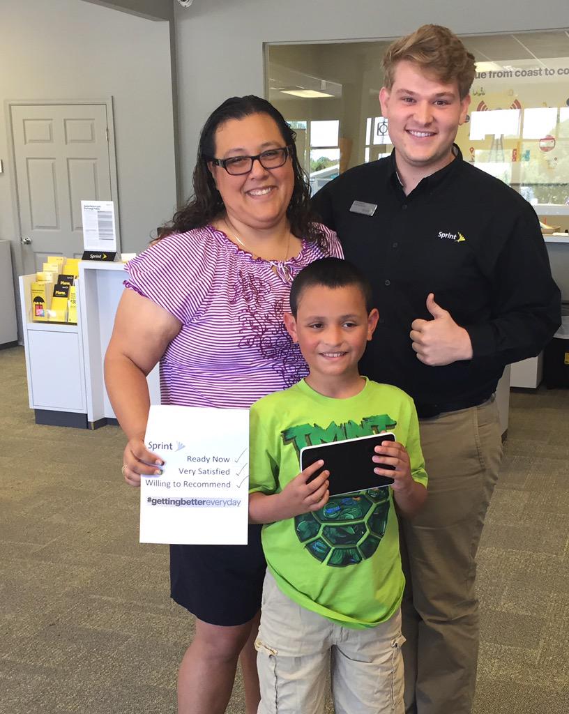 VCSOkeechobee's tweet photo. Another very satisfied customer showing off their new tablet.#gettingbettereveryday#willingtorecommendverysatisfied. http://t.co/1qI0KYpccg
