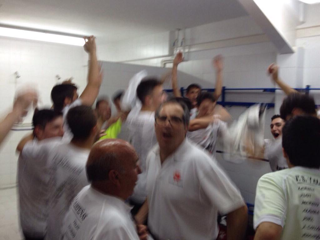 VinaAlbaliFS's tweet photo. ¡¡¡CAMPEONES DE LA LIGA JUVENIL SALA DE CLM GRUPO 2!!!
@Villacanasfs 2 - @FSCiudadDelVino 4
#MiniCampeones http://t.co/QXvf5dxyHh