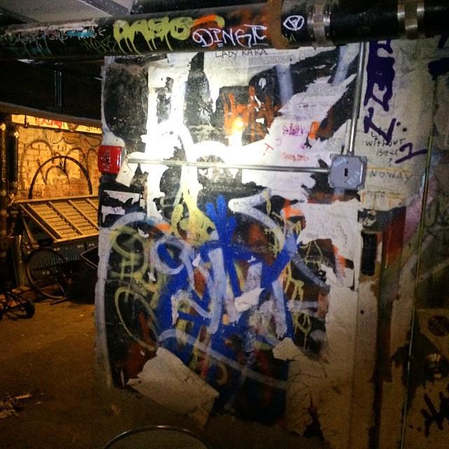 spraystreet's tweet photo. from instagram/@freshpaintnyc SACE #saceirak #ripsace #dashsnow #graffiti #hiddengems by freshpaintnyc #graffiti #s⦠http://t.co/lpRyYyfdQU