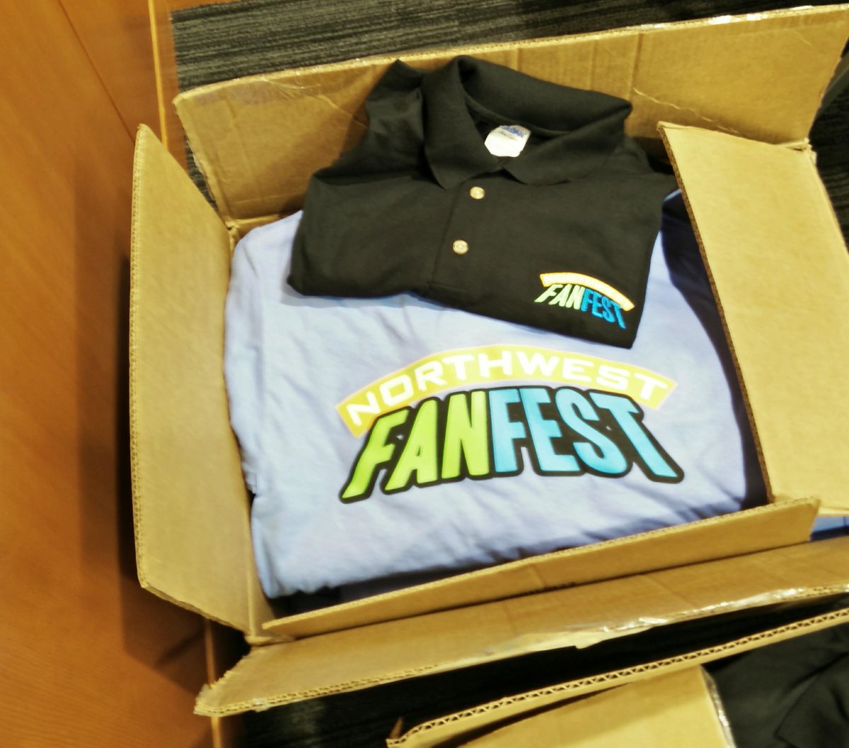 NWFanFest's tweet image. A big thank you to @BoldMerchandise for the amazing shirts!