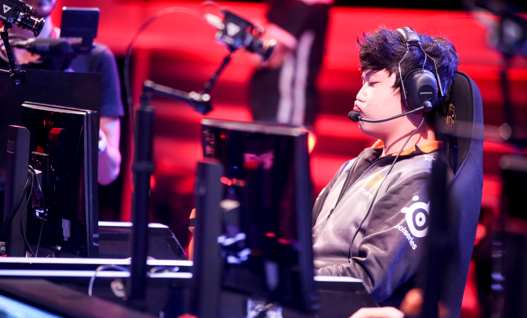 lolesports's tweet photo. What a brilliant display of effort put on by the EU #LCS team, @FNATIC! GG WP! http://t.co/riExKgFnmC