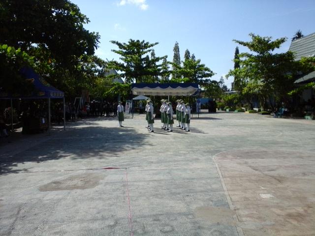 Setelah penampilan dari SMK 3 BJM Tim A akan ada penampilan dari SMP 6 BJM