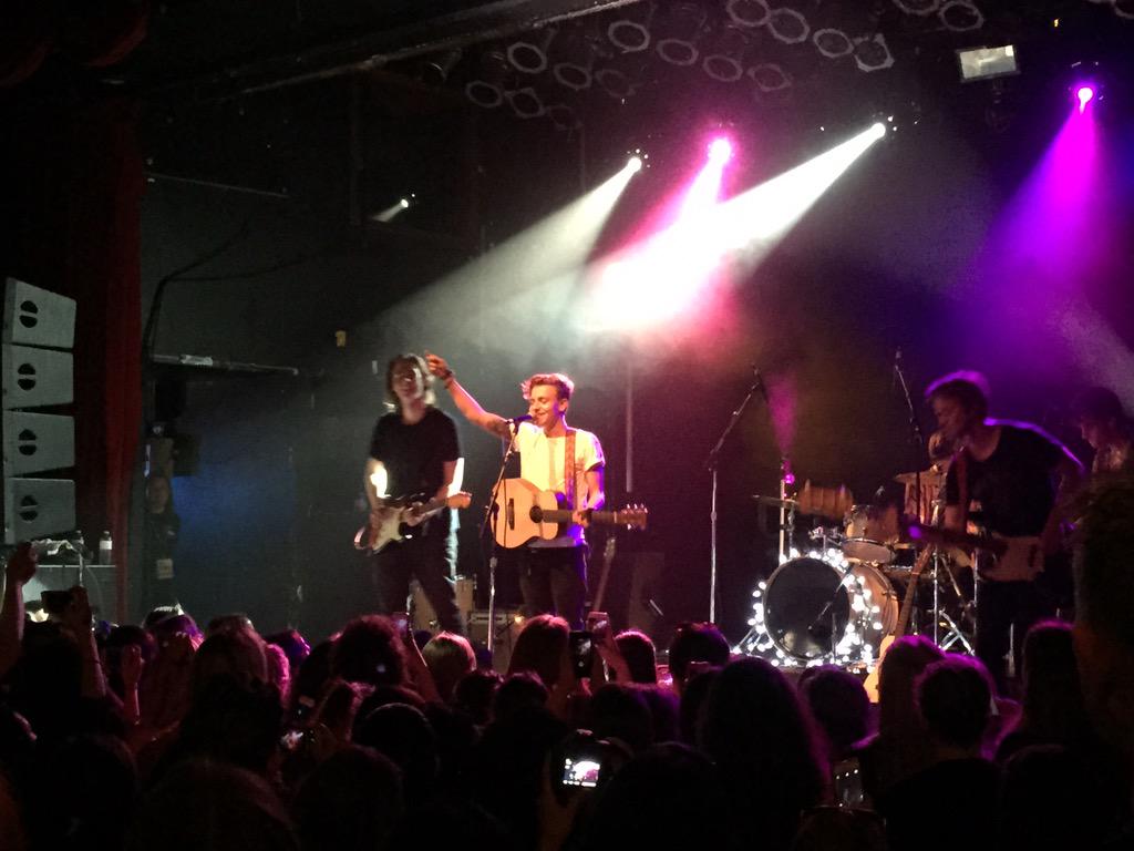 Hanlopata's tweet photo. and the crowd goes nuts...! @ScottHelman at Mod Club #CMW_Week http://t.co/e7j2sefJi3