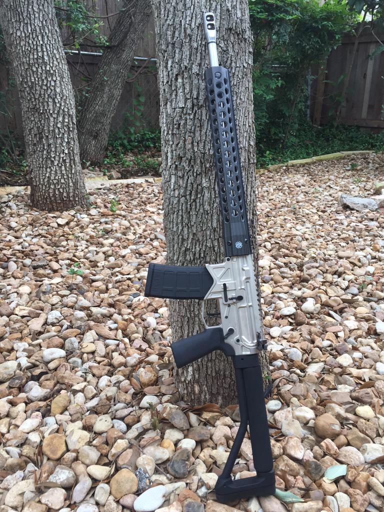 ATXarmory's tweet photo. NiB lightweight build!
@BattleArmsDev @CMCTriggers @WorldofTroy @JPRifles @UmbrellaCorp @fortismfg http://t.co/3yAGoBaeRh