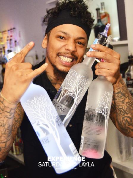 jetsetdcpics's tweet photo. 100 Bottles on deck @ #ExperienceSaturdays http://t.co/Lx4xj2Aq5A