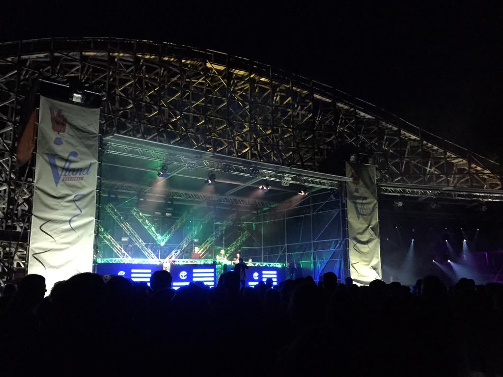 WOW!! Applausje voor jezelf! Dankzij jullie was dit 'n V-antastische dag! Meer pics &amp; vids op v-land.nl #vland15